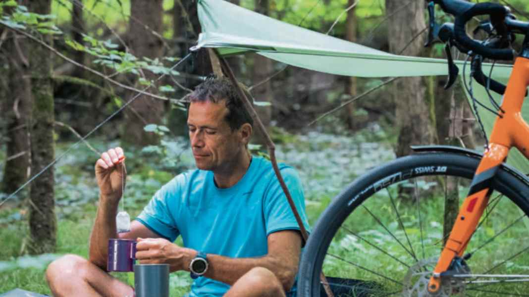 Grand voyage ou randonnée de deux jours ? Guide de l'équipement de bikepacking pour gravel bike