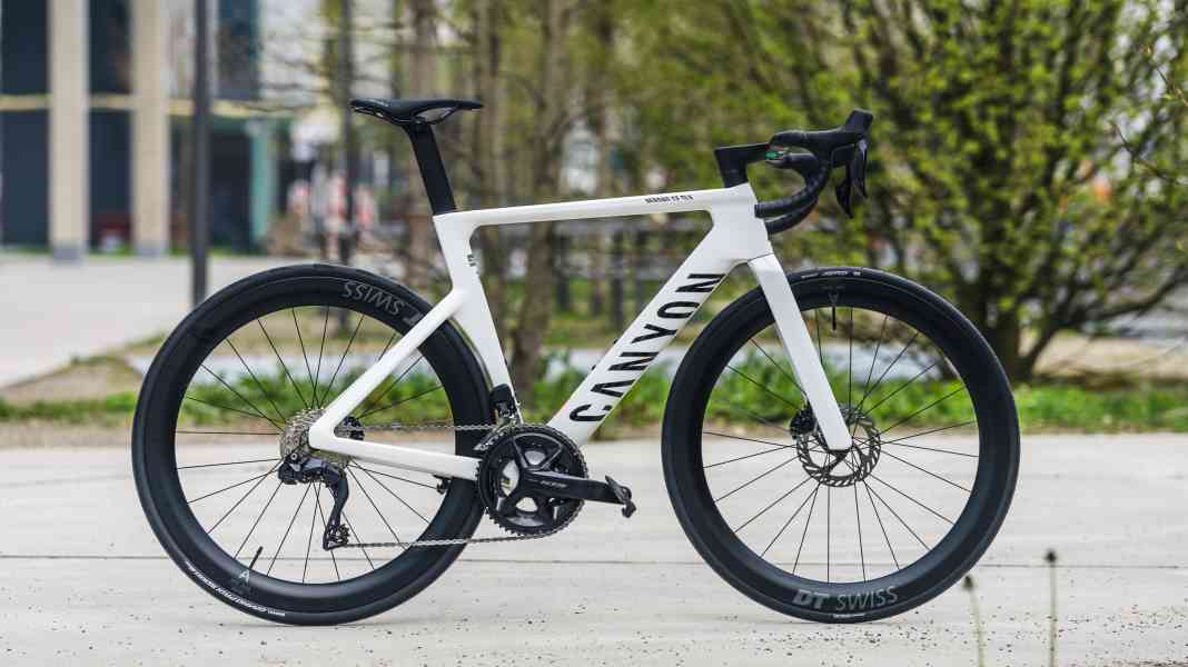 Canyon Aeroad CF SLX 7 Di2: Aero-Performance zum Kampfpreis