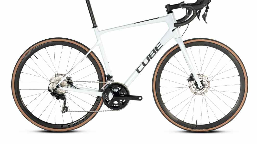 Rennräder mit mechanischer Schaltung: Das Cube Attain GTC Race im TOUR-Test