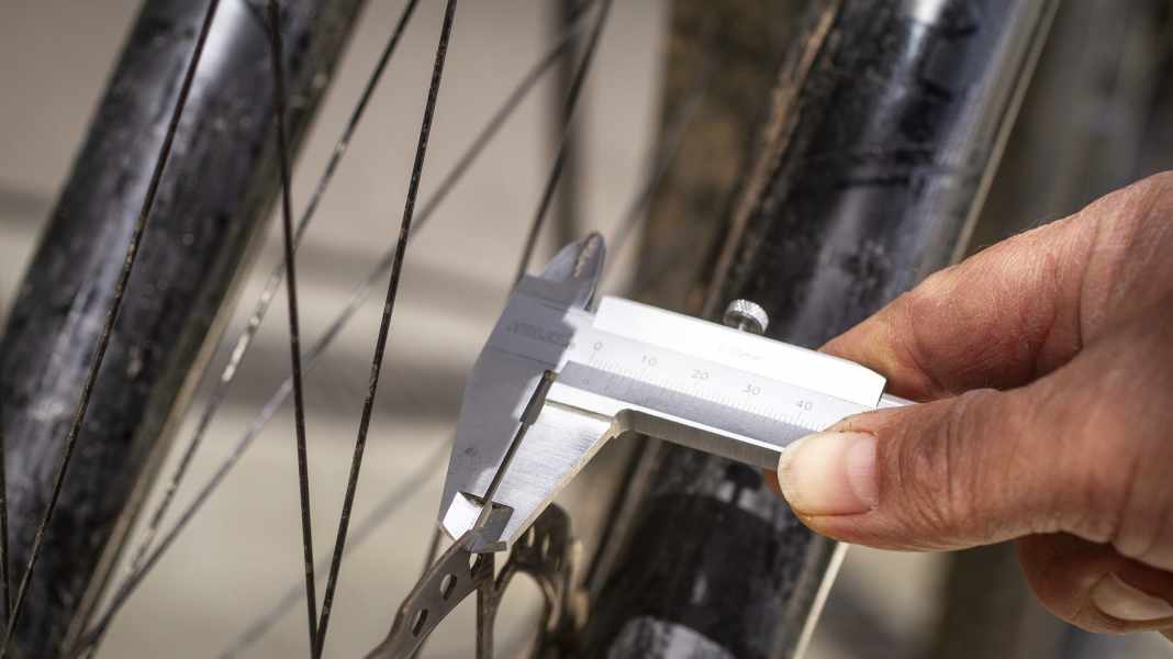 Brakes at the limit: How to recognise when discs and pads are due