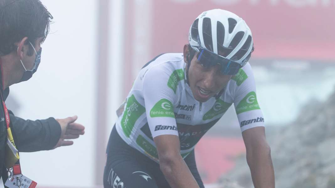 Three weeks after crash: Bernal back on the exercise bike