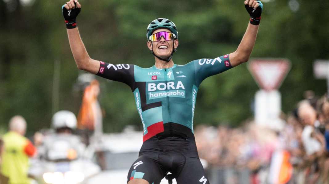 Le maillot de champion sur le Tour : Politt continue sur la voie du succès 