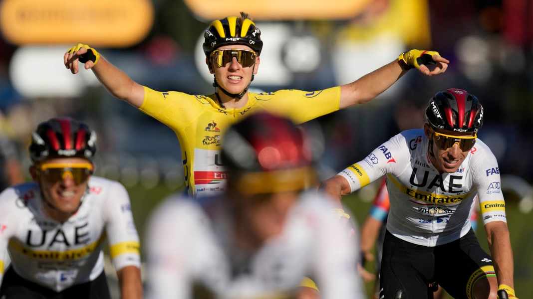 Tour de France : la concurrence échafaude des plans contre le "prodige" Pogacar