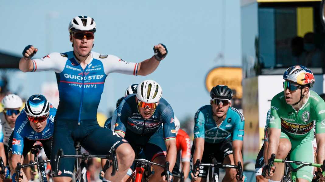 Tour de France - Crash victim Jakobsen sprints to a happy ending