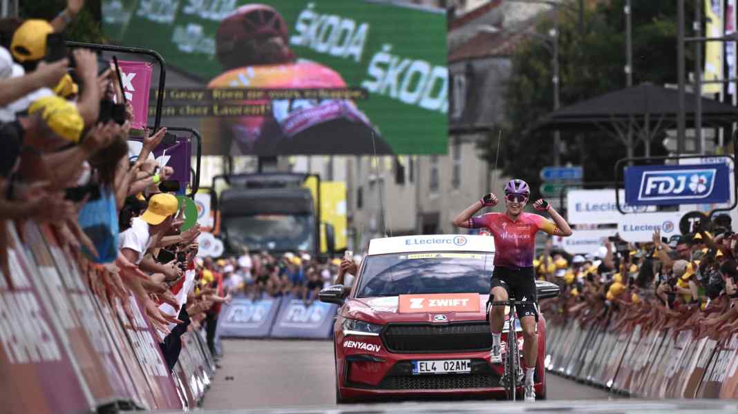 Tour de France Femmes: Swiss rider Reusser wins stage 4