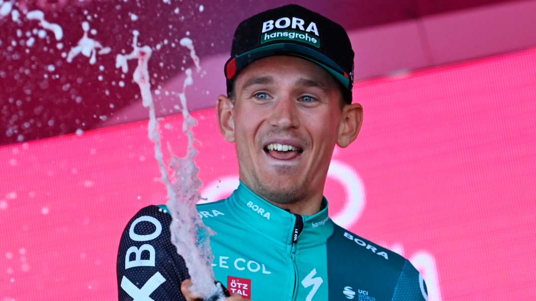 Giro d'Italia : Alerte Corona au Giro : "Je vole toujours avec un masque".