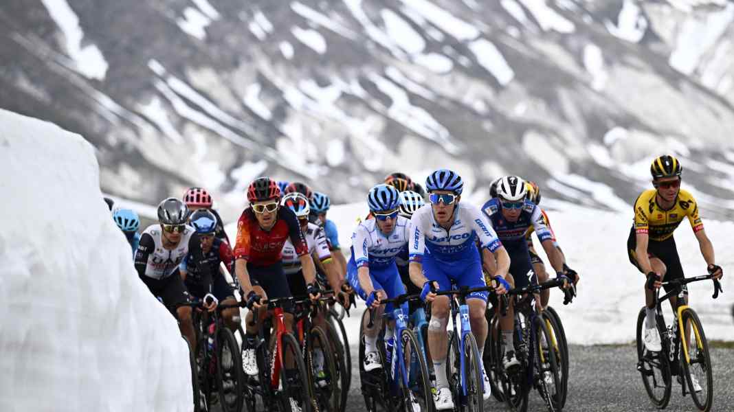 Chaos des remontées mécaniques au Giro : l'UCI veut sanctionner les vols d'hélicoptères