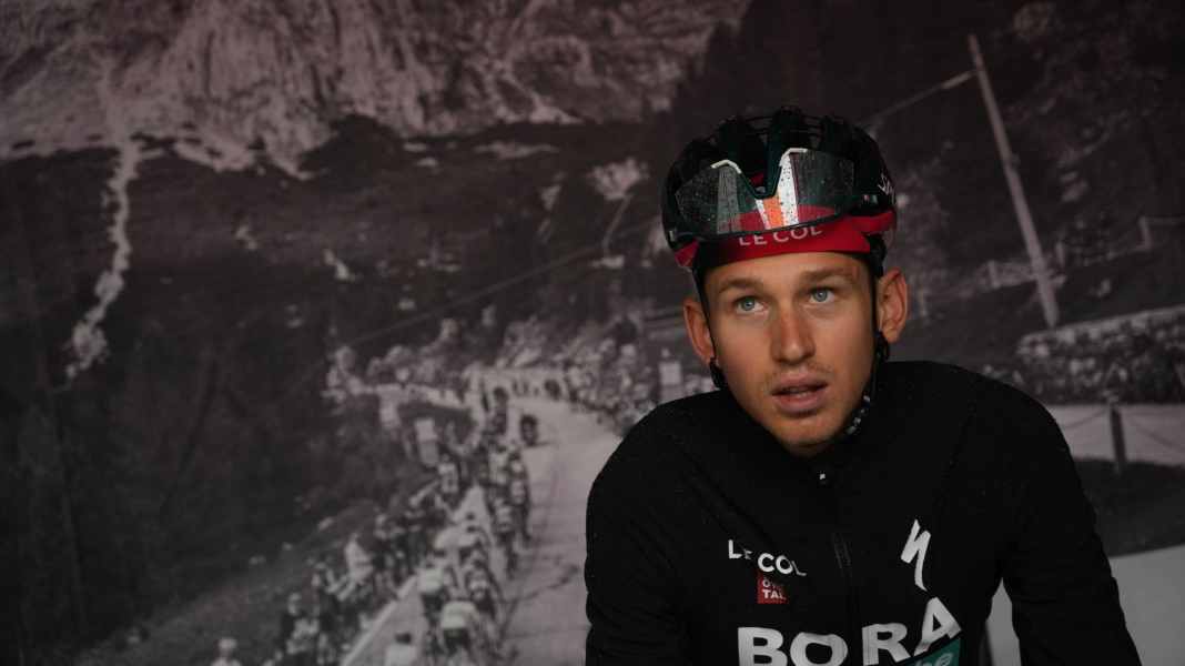 Giro d'Italia: 13th stage shortened due to bad weather conditions