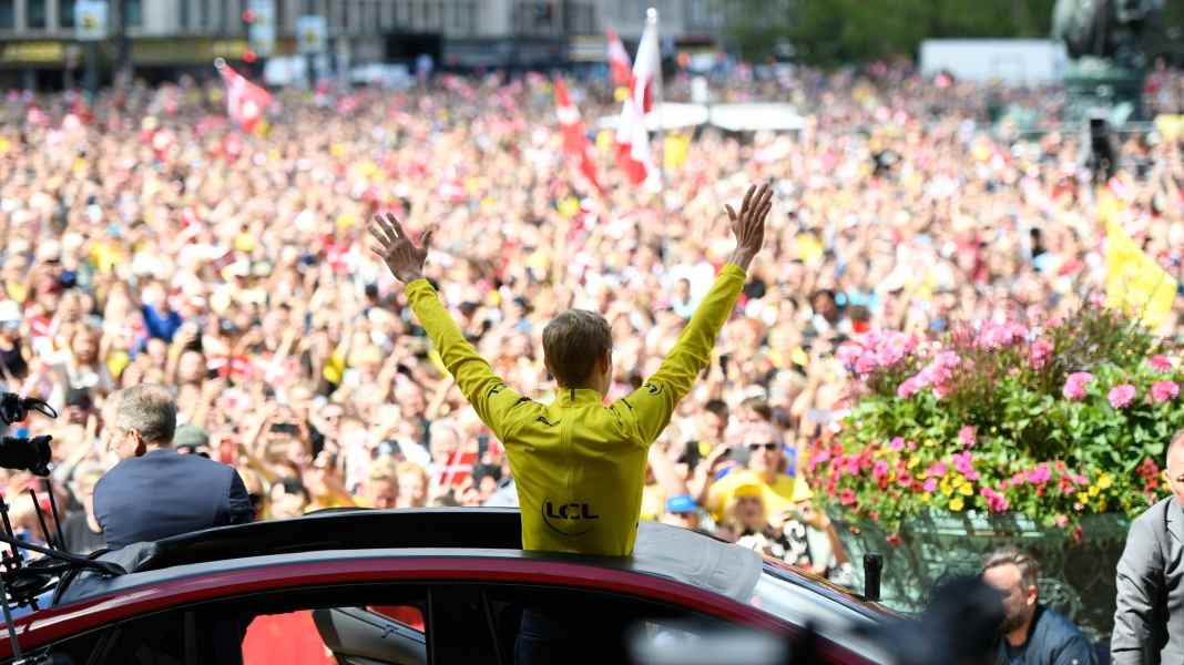 Accueil euphorique pour Vingegaard au Danemark