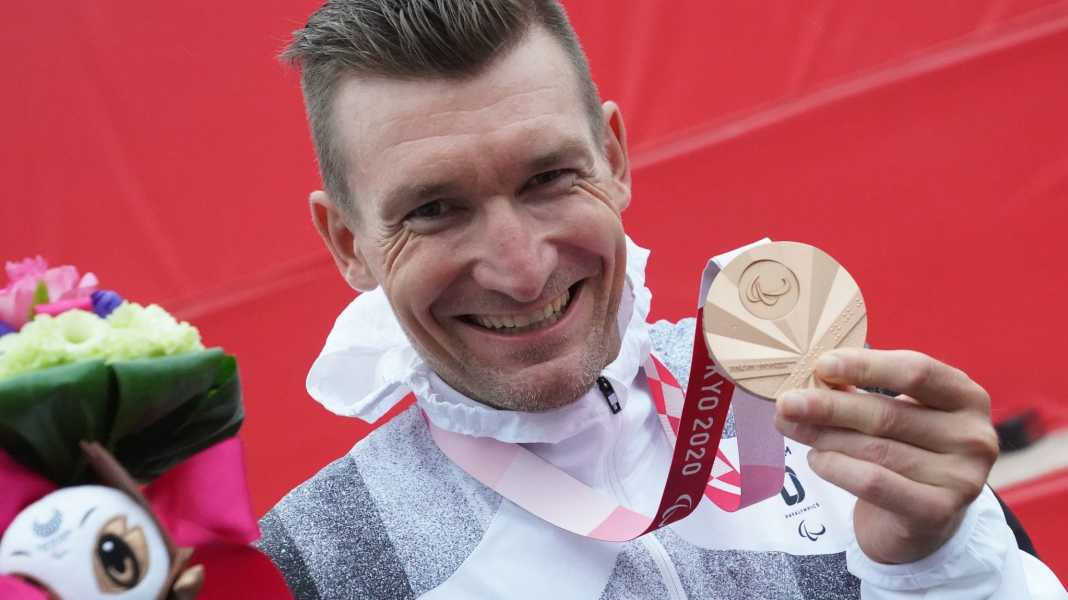 Mit 41 Jahren: Erstes WM-Gold für Para-Fahrer Schindler