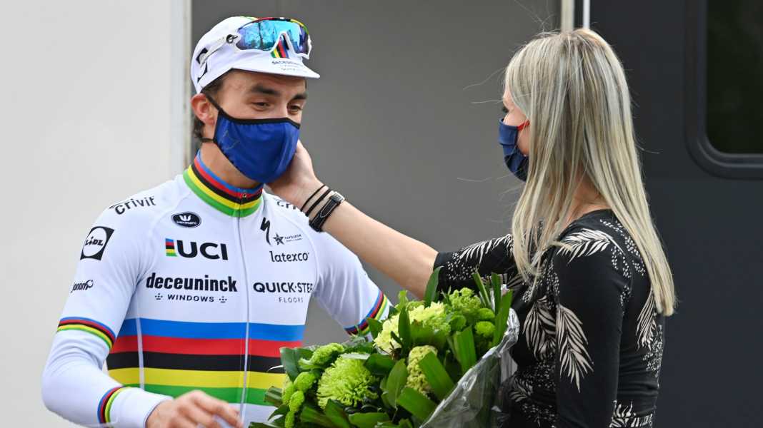 "Maybe a mistake": Lefevere on the spat over Alaphilippe