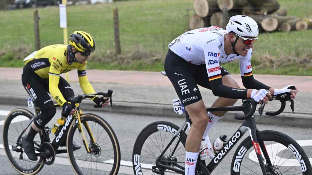 Début de la classique : Politt deuxième à l'Omloop
