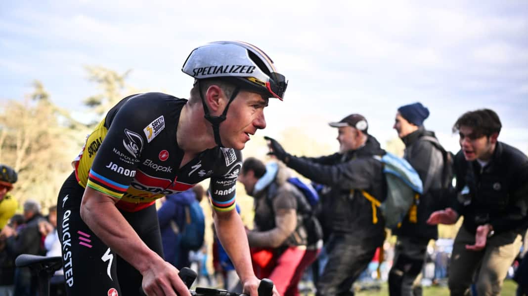Evenepoel wins one-day duel with Roglic at Paris-Nice