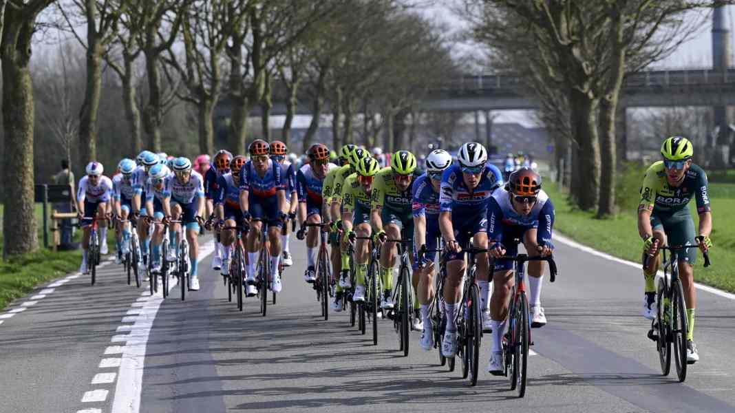 Philipsen gewinnt wieder - Bora-Sprinter van Poppel Dritter