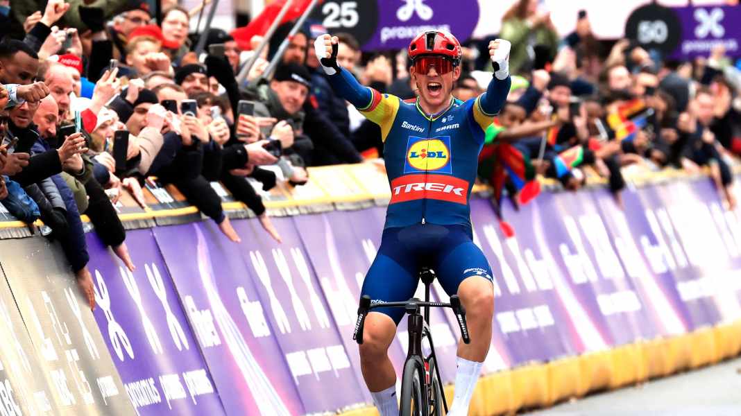Gent-Wevelgem: Pedersen wins in the fields of Flanders