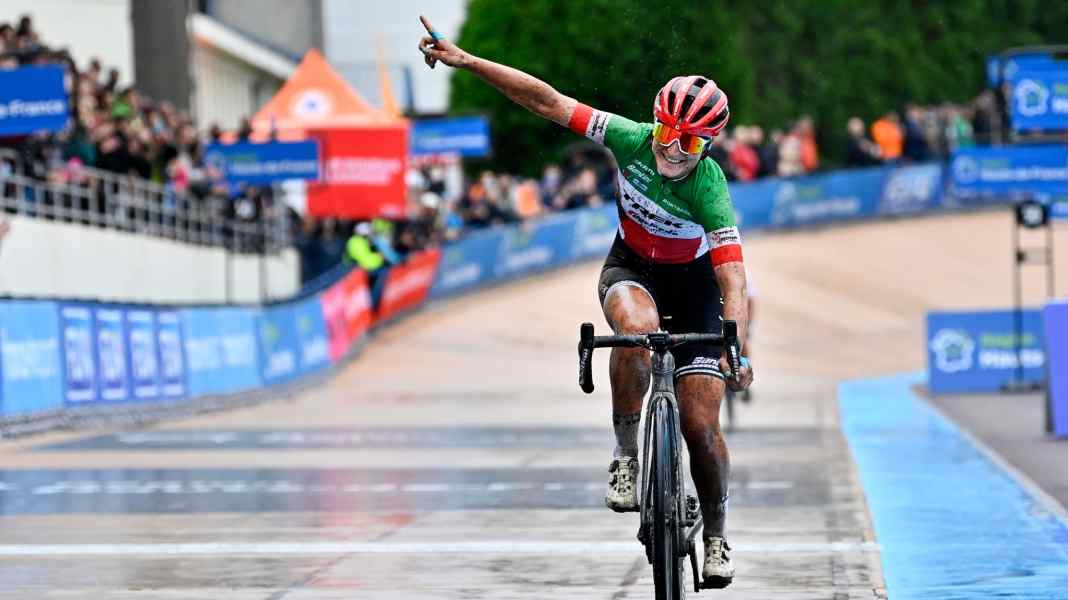 Tour of Flanders 2024 Women: Longo Borghini prevents Kopecky hat-trick