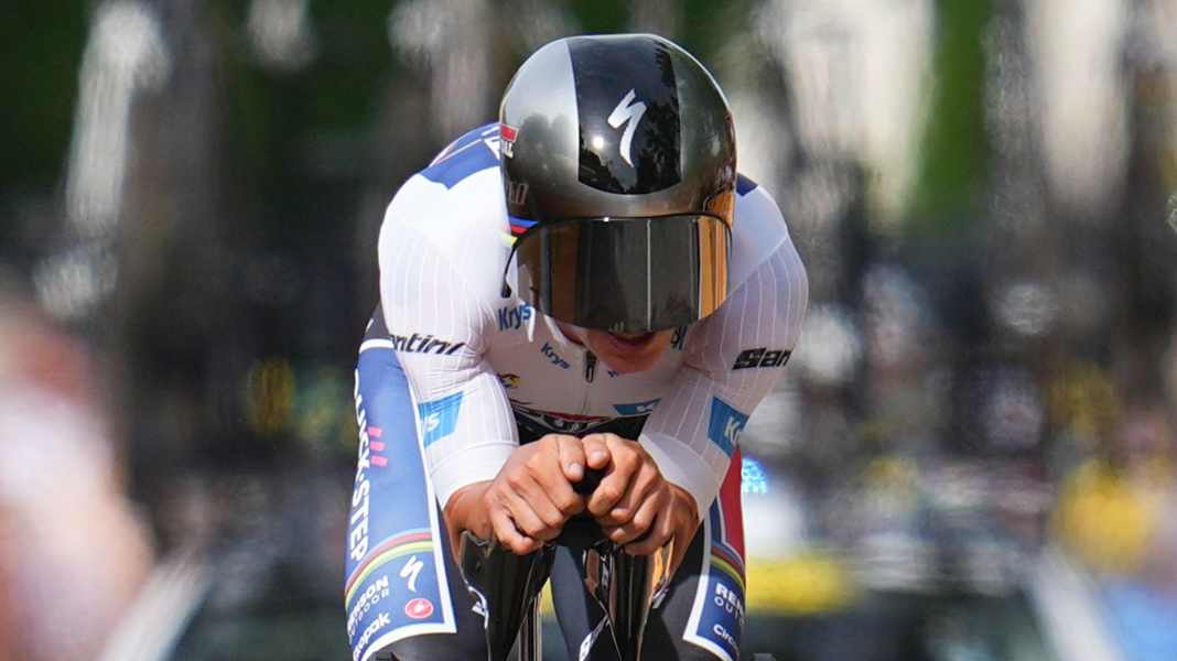 "Le meilleur coureur contre la montre" : Pogacar s'incline devant Evenepoel