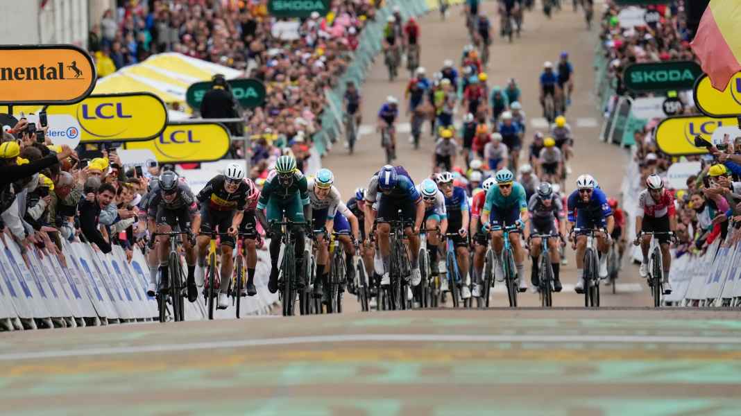 Shock after Drege's death - few serious crashes at the Tour