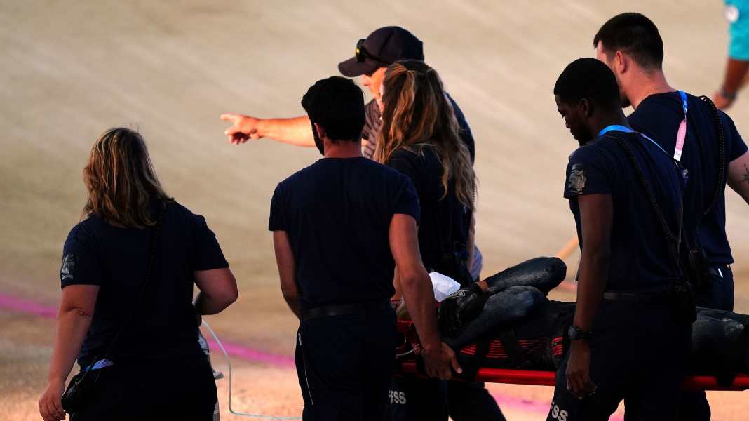 Olympia in Paris - BMX racer Whyte crashes heavily in the semi-finals