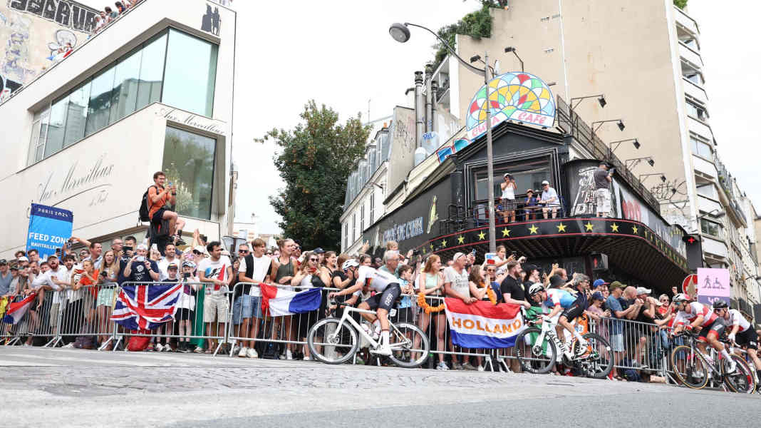 2024 Olympics: Politt needs a toilet break in the Amélie Café