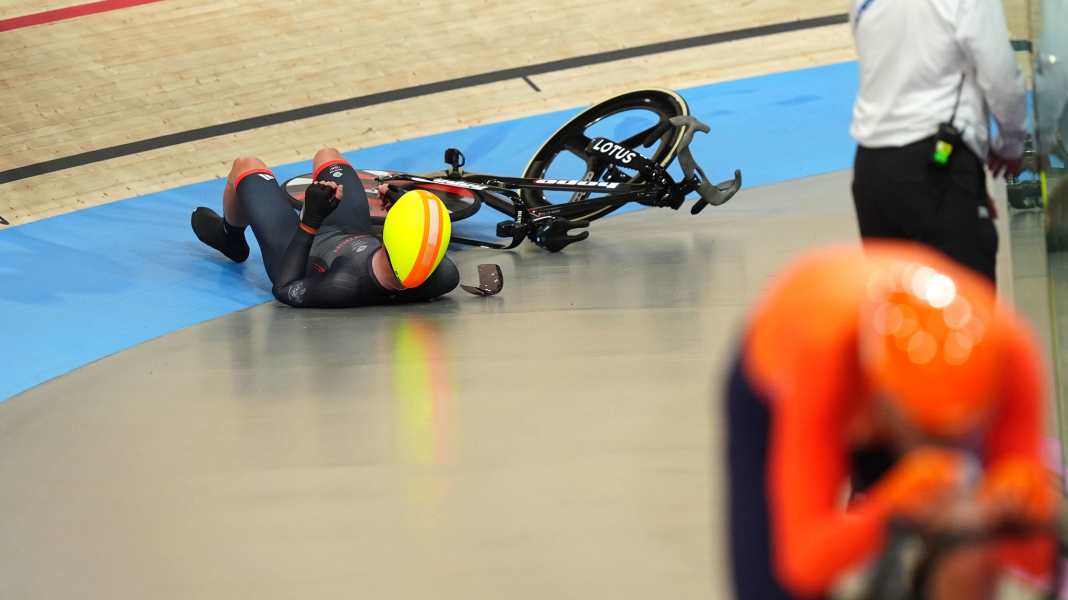 Disqualification after headbutt in Madison final
