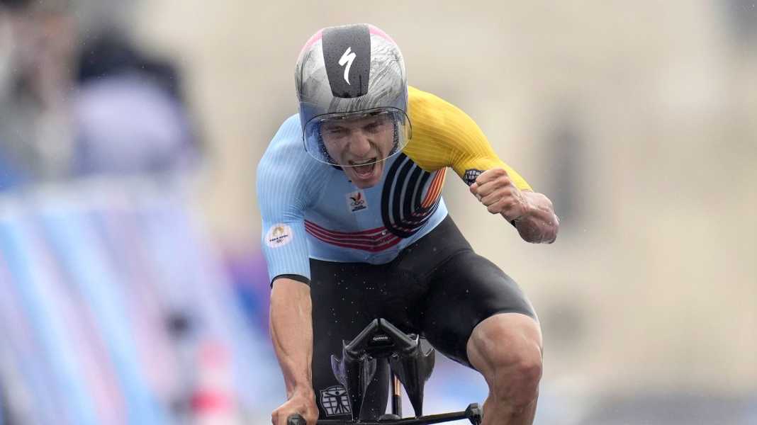 Championnats du monde de cyclisme sur route à Zurich - Victoire de justesse : le golden boy Evenepoel est champion du monde du contre-la-montre