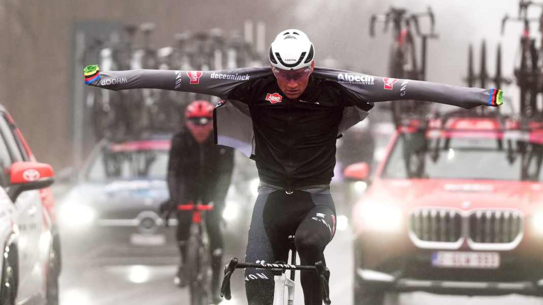 Milan-Sanremo : Van der Poel désespère Pogacar