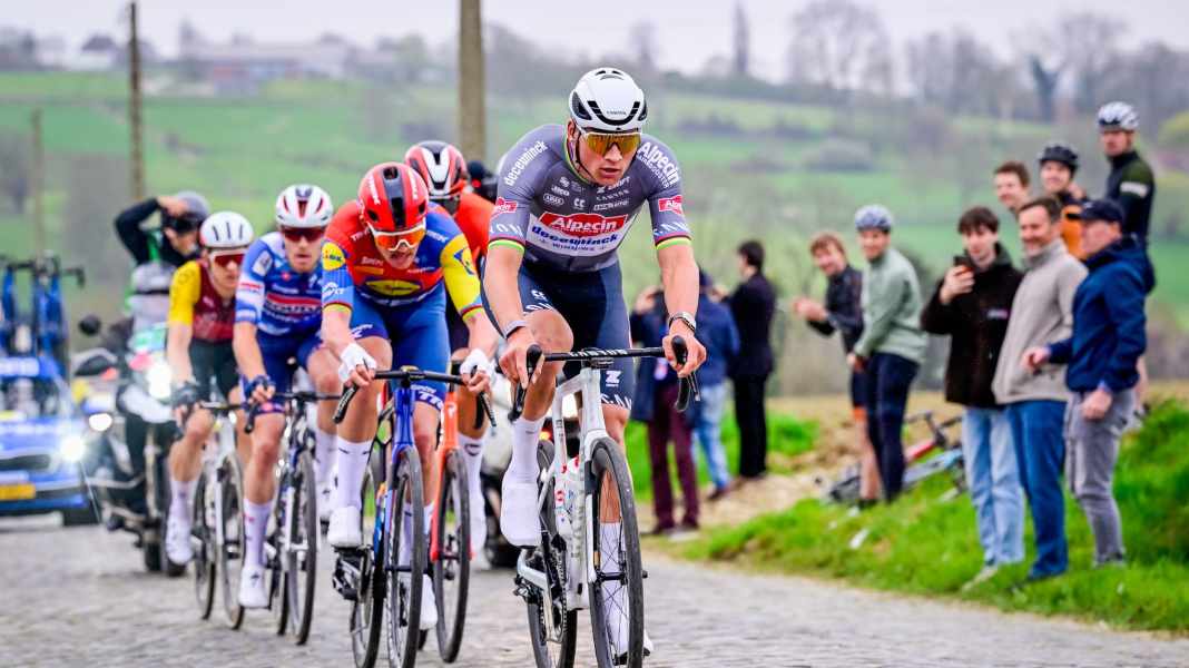 Vor Duell mit Pogacar: Nächster Sieg für van der Poel