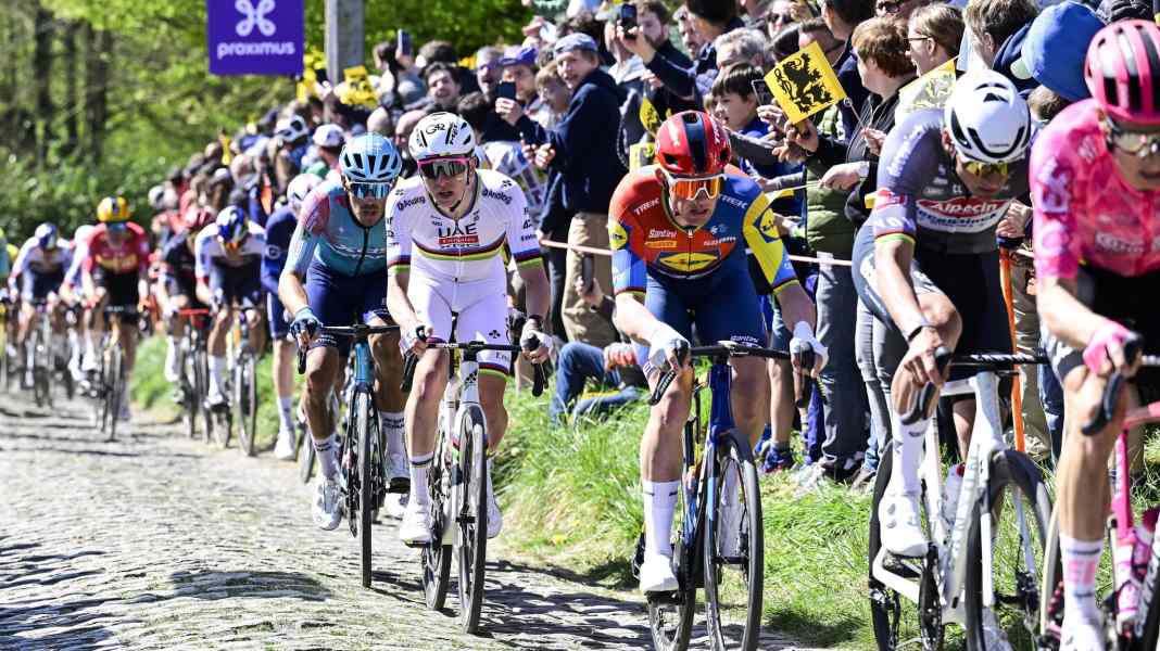 Pogacar triumphs at spectacle in Flanders - "Great show"