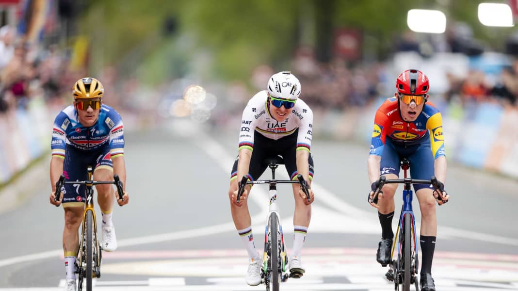 Amstel Gold Race - Triple dream shattered: Outsider Skjelmose outfoxes Pogacar