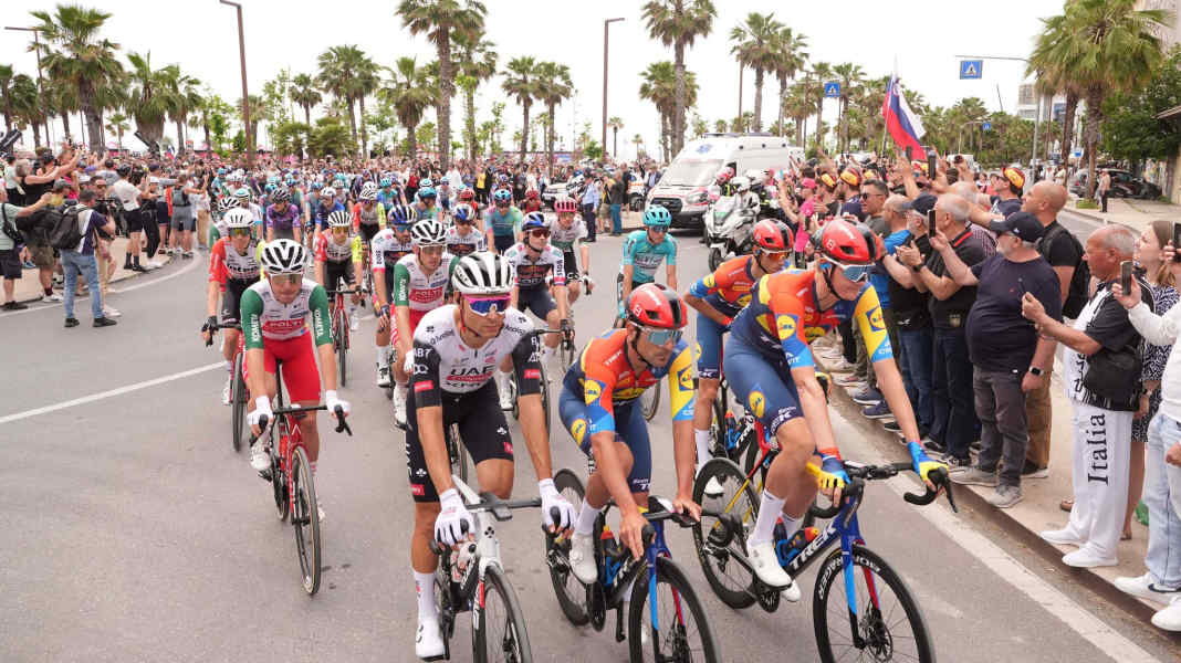 «Grande Partenza» in Albanien: Pedersen gewinnt Giro-Auftakt