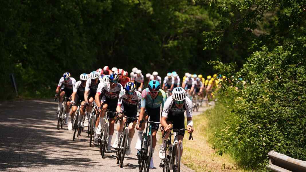 Italien-Rundfahrt - Giro: Topfavorit Roglic stürzt und verliert viel Zeit