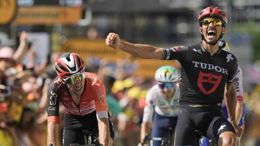 Tour de France - "Like an idiot": Alaphilippe celebrates supposed victory