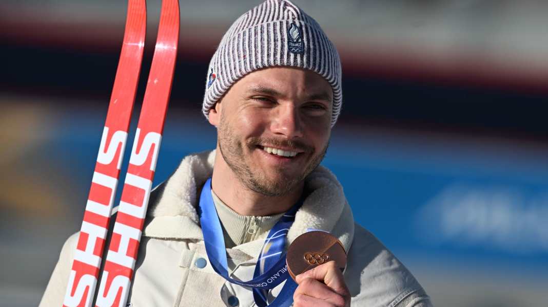 Une transition réussie : le champion olympique de biathlon fait ses débuts chez les professionnels sur vélo de course
