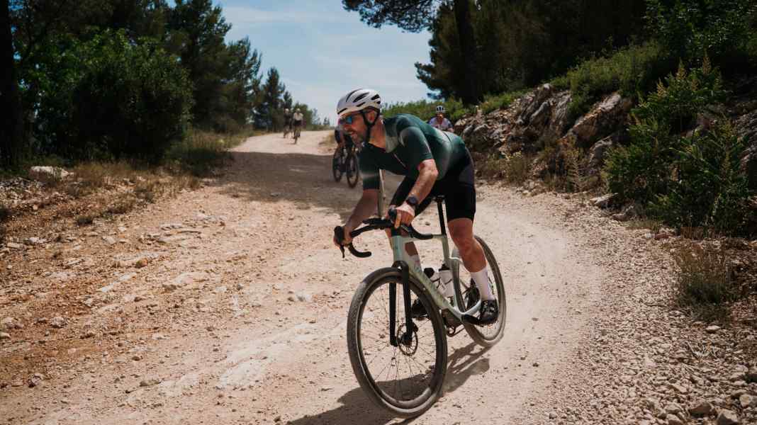 Gravelbike-Guide: Fragen & Antworten zum richtigen Bike und passender Ausrüstung