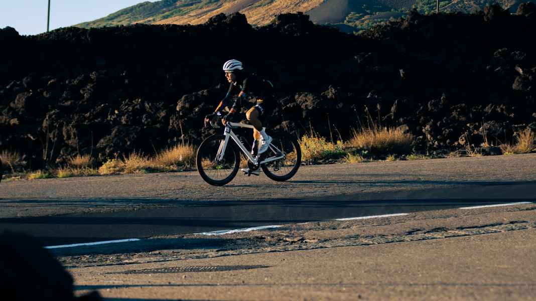 Jack Burke und Illi Gardner gewinnen erste Everesting-Weltmeisterschaft