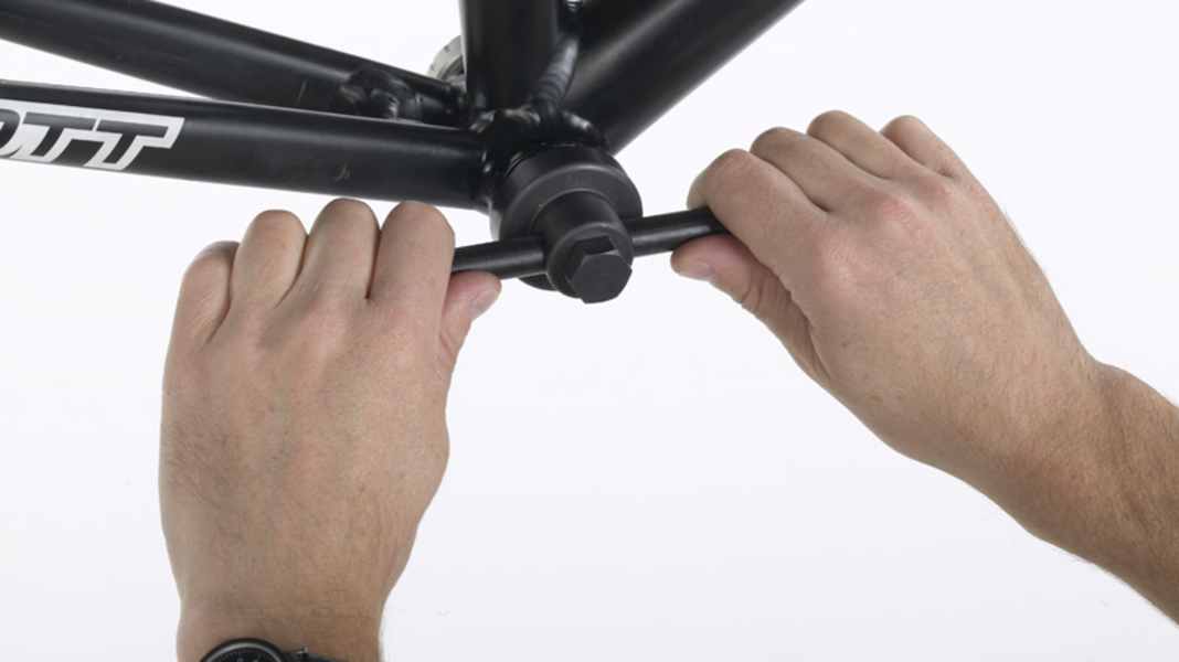 Single test: Velora bottom bracket tool