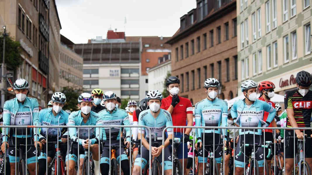Reportage : Vues de l'intérieur lors de la course pour tous du Deutschland-Tour 2021