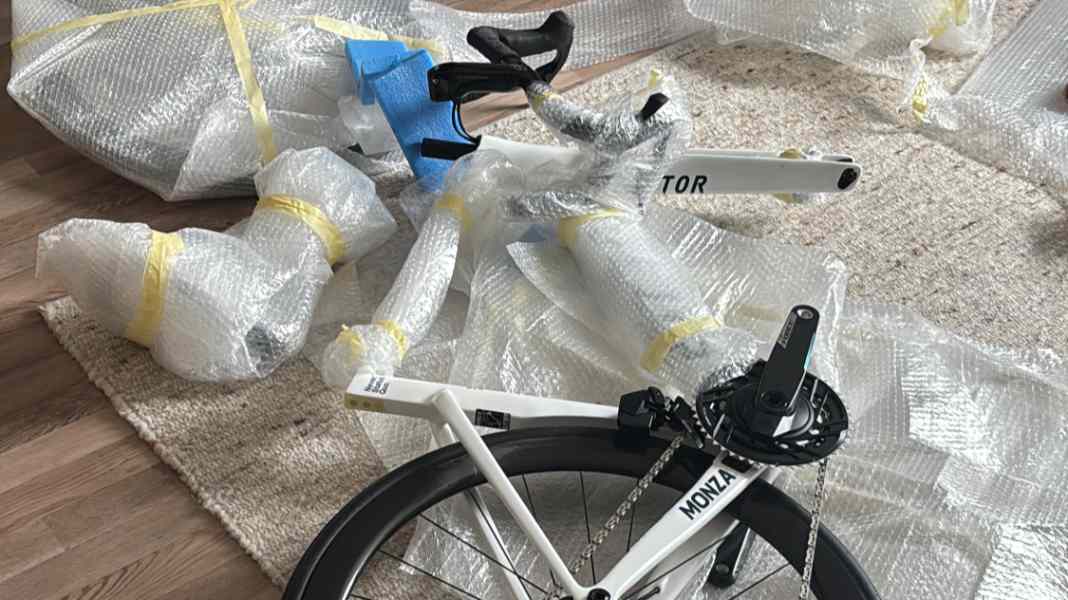 Test d'endurance du Factor Monza : mes premiers kilomètres sur ce vélo de course aérodynamique