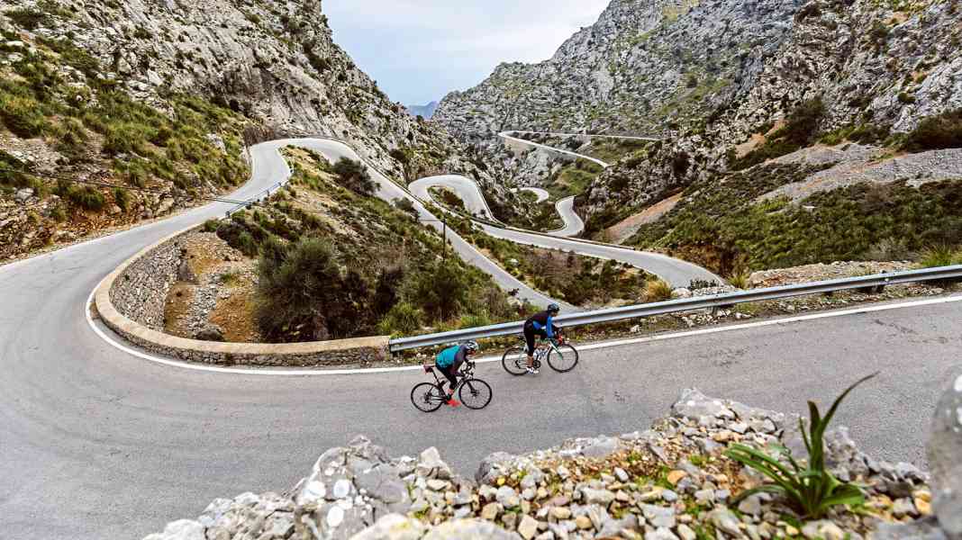 Adductors: Problems during cycling marathons - What causes cramped adductors?
