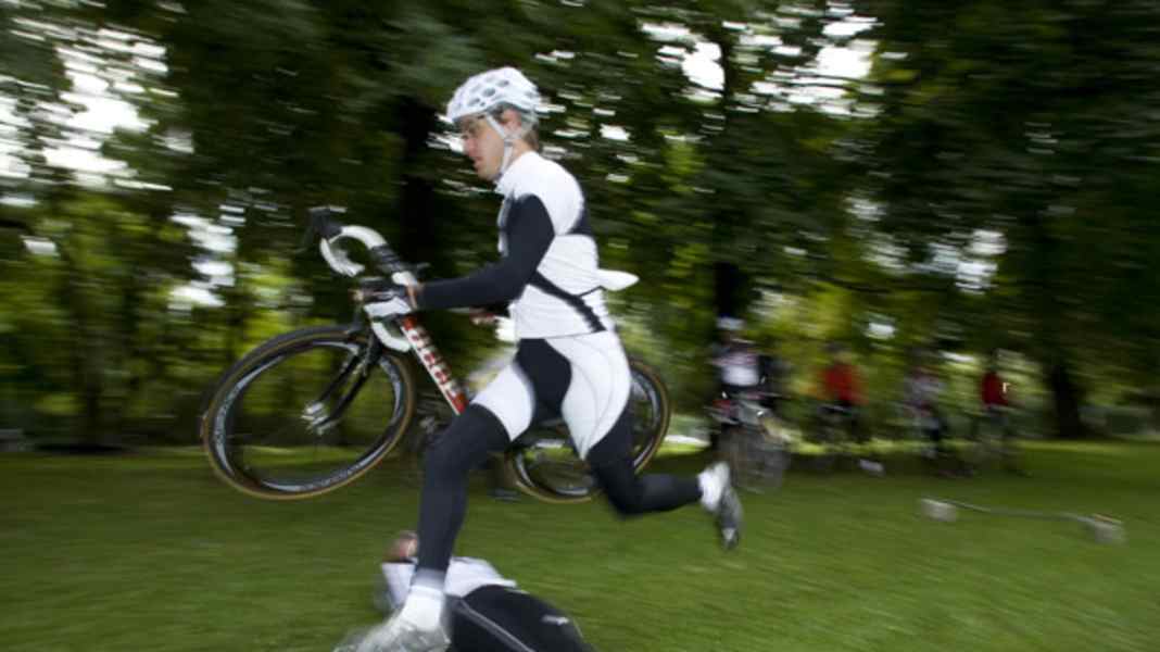 Cross racing bikes up to 1,500 euros