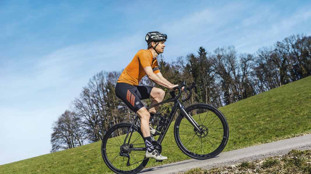 Road bike mountain training: How do I get faster on the mountain?