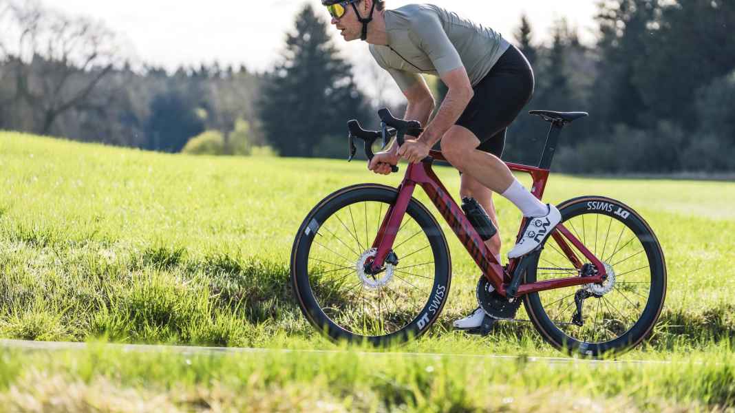 Top 3 competition bikes under € 7000 on test: Canyon, Cube, Scott
