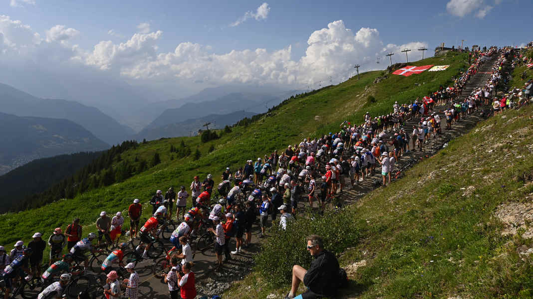 Road bike event on the Tour climb: Col de la Loze Challenge