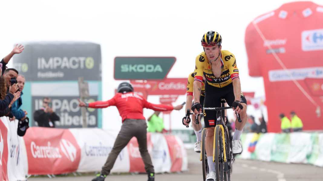 Vuelta 2023: Dreifach-Erfolg für Jumbo am Angliru - Kuss rettet acht Sekunden an seinem Geburtstag