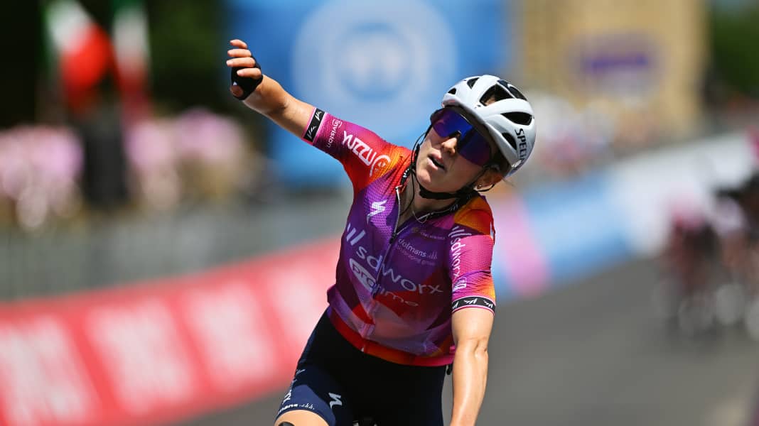 Giro d'Italia Women 2024: Double victory for SD Worx at first mountain finish - Niedermaier in the top 10