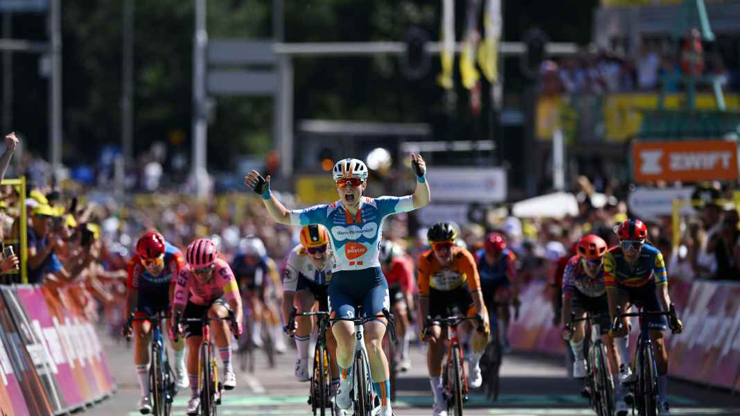 Tour de France Femmes - 1. Etappe: Kool nutzt Wiebes-Defekt und gewinnt Sprint-Auftakt in Den Haag