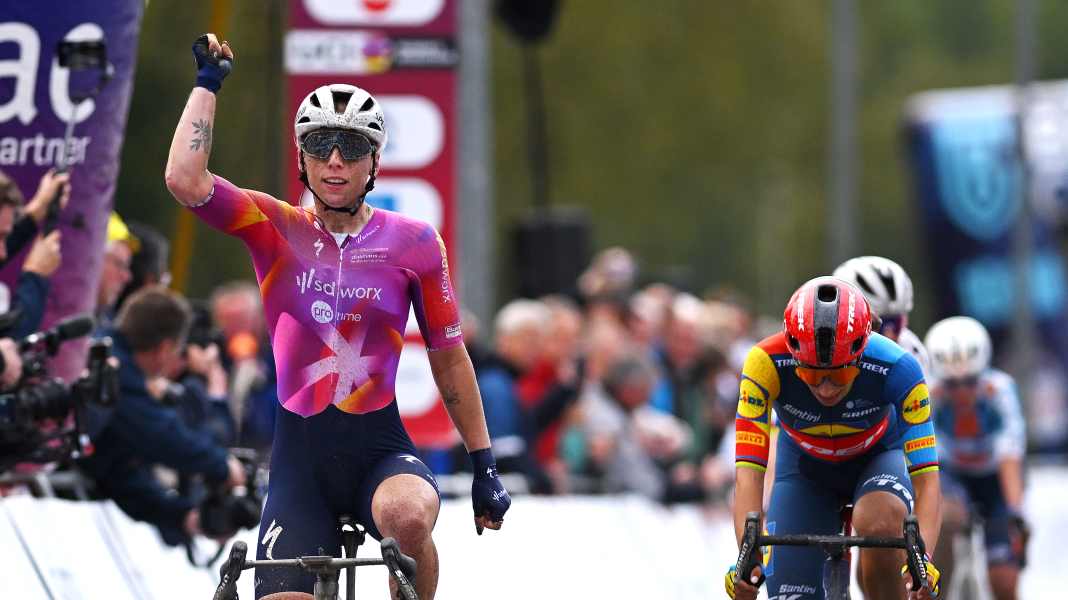 Simac Ladies Tour 2024: Second strike on day three - Wiebes strikes again