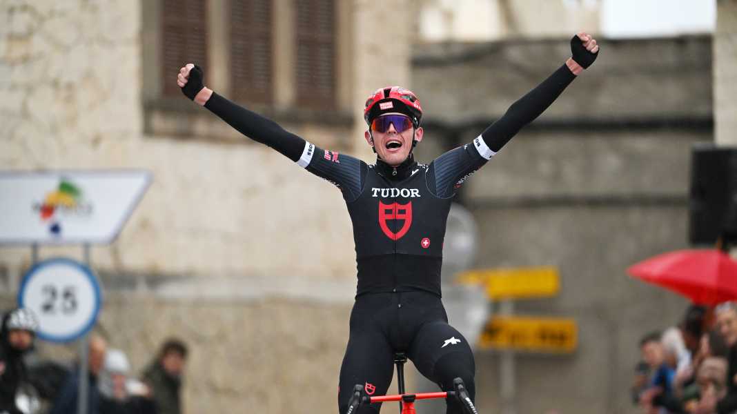 Stork celebrates first professional victory on Mallorca
