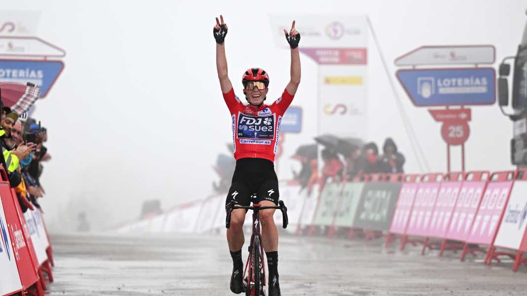 La Vuelta Femenina 2025: Vollering celebrates overall victory